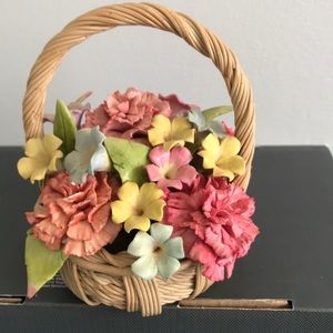 Flower basket decor